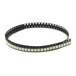 Marque Generique 100pcs SMD LED Puce LED SMD LED Diode Lights Kit Assorti 5V 1A 5W