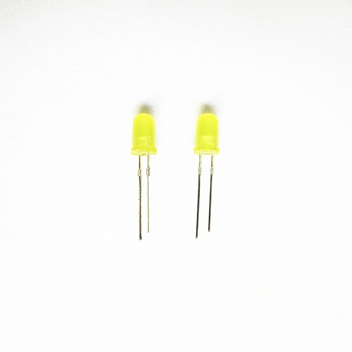 Marque Generique 200Pieces 5mm Dia Round LED Diodes Emetteur Lampes Ultra Bright Yellow 5 Marque Generique 200Pieces 5mm Dia Round LED Diodes Emetteur Lampes Ultra Bright Yellow – Image 5