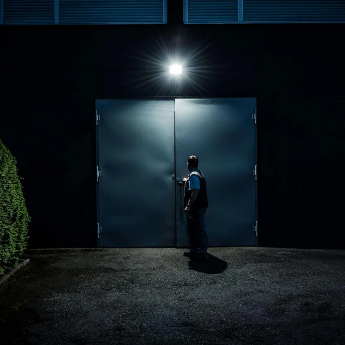 Brennenstuhl Projecteur à LED JARO 7000 IP65 80 W 4 Brennenstuhl Projecteur à LED JARO 7000 IP65 80 W – Image 4